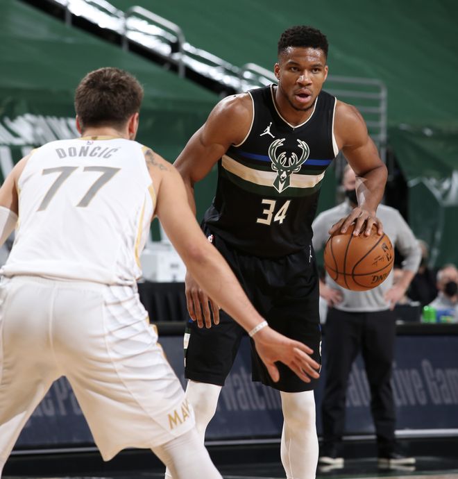 包含上海海港训练开放日,赛前队长鼓劲引欢呼,NBA总决赛在即,临场指挥获称赞的词条 包含上海海港训练开放日,赛前队长鼓劲引欢呼,NBA总决赛在即,临场指挥获称赞的词条