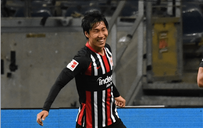 包含今晨体能课后，巴塞罗那队长鼓劲备战德甲，态度坚定，控场能力受关注的词条