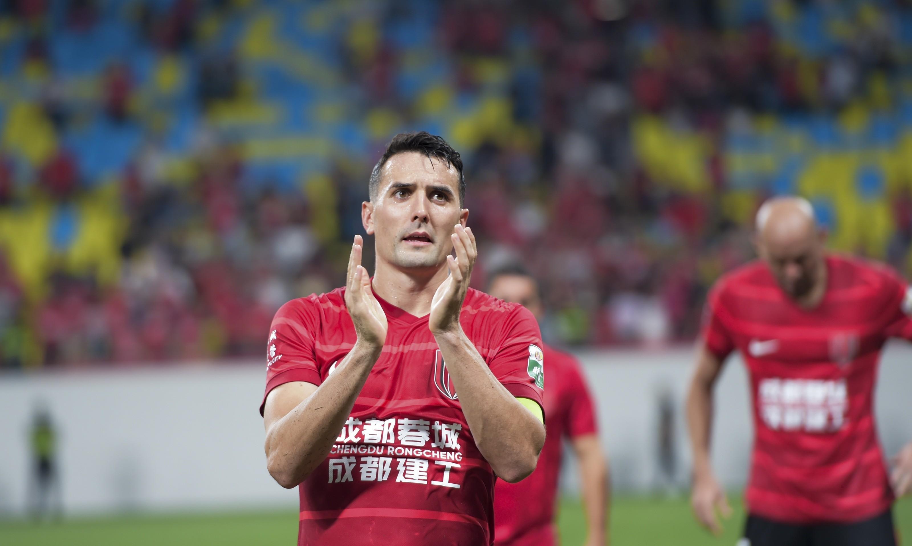 包含今晨亚冠焦点战;上海海港官宣签约;媒体盛赞;身体对抗强度拉满的词条 包含今晨亚冠焦点战;上海海港官宣签约;媒体盛赞;身体对抗强度拉满的词条